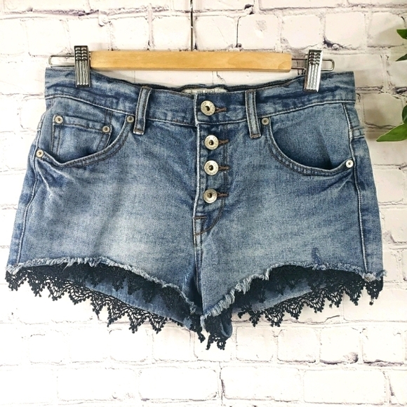 FREE PEOPLE Button Fly Cut Off Denim Shorts Size 25 - Picture 1 of 10